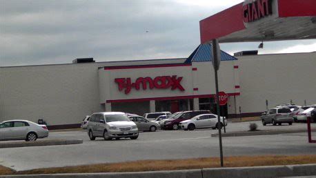 T j maxx hanover pa - TJ Maxx sits right near the intersection of Commons Drive and Octorara Trail, in Parkesburg, Pennsylvania, at West Sadsbury Commons. By car . 1 minute drive from Lincoln Highway and Octorara Trail (Pa-10); a 5 minute drive from South Church Street, Coatesville-Downingtown Bypass (US-30) and North Church Street (Pa-10); and a 9 …